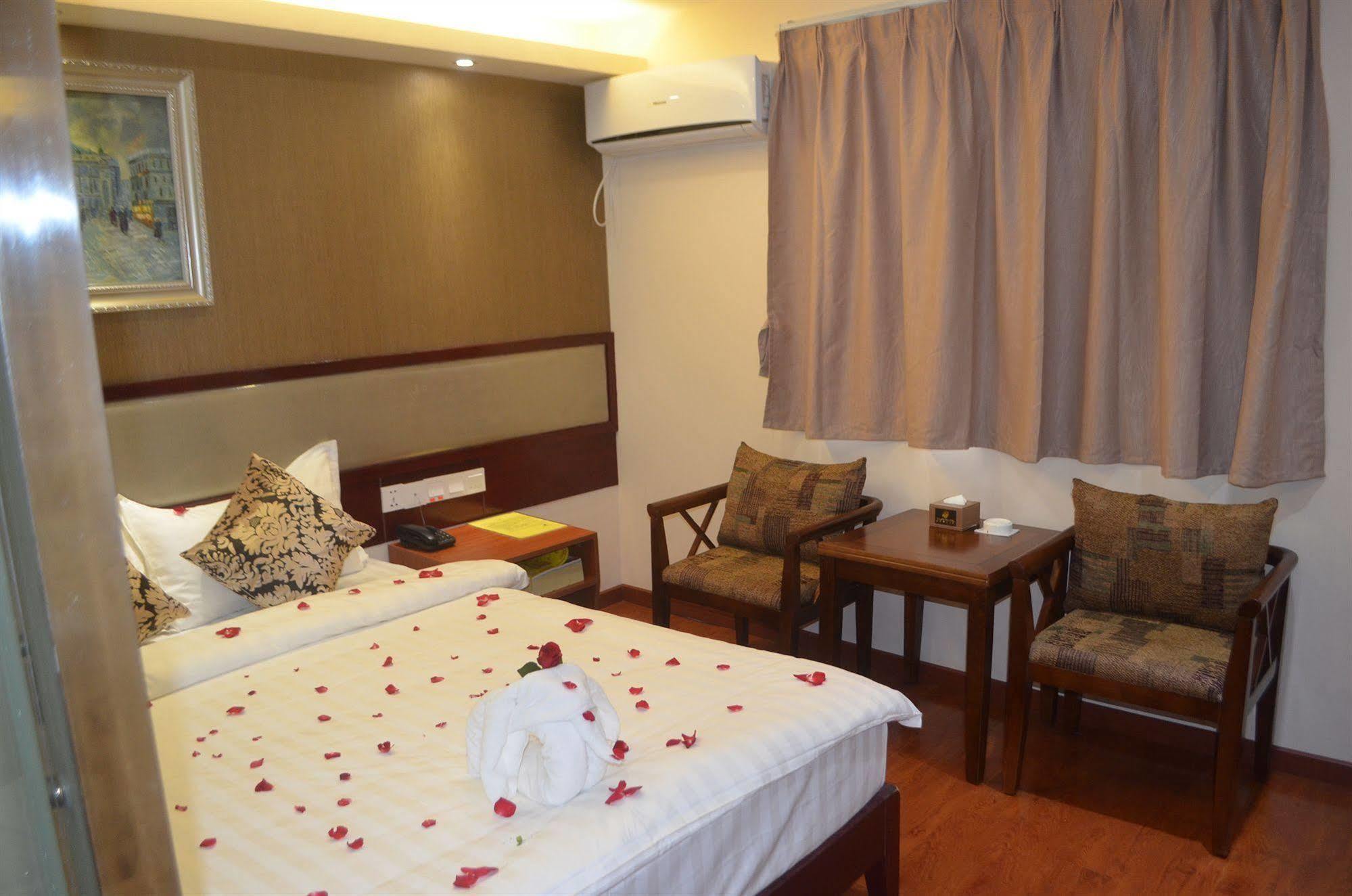 Good Luck Hotel Yangon Exterior foto